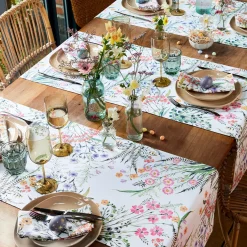 Dans la closeraie Chemin de table