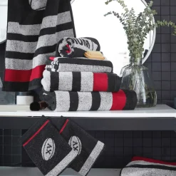 Dans la mêlée 2 gants de toilette