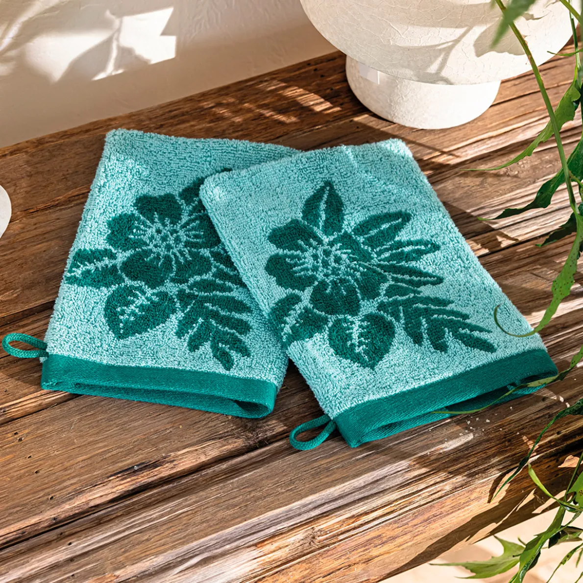 Une fable des bois 2 gants de toilette