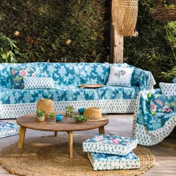 Un oiseau sur la branche Coussin